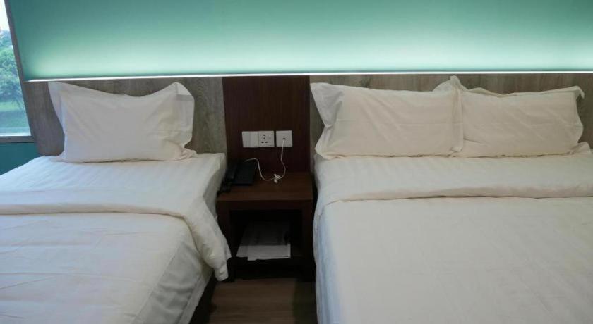 Pantai Regal @ Centre Hotel 2*